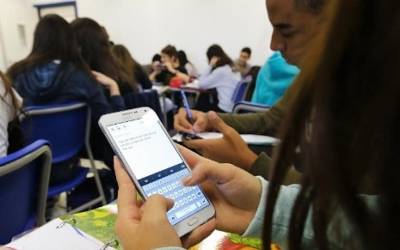 Deputados devem votar sobre proibição de uso de celulares nas escolas públicas e privadas de MS